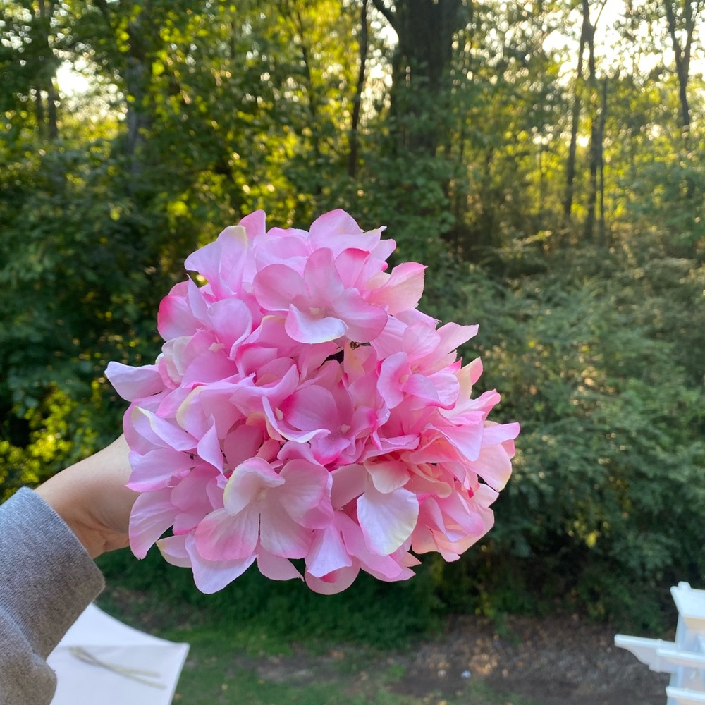 Pink flower decor - Picture 3 of 5